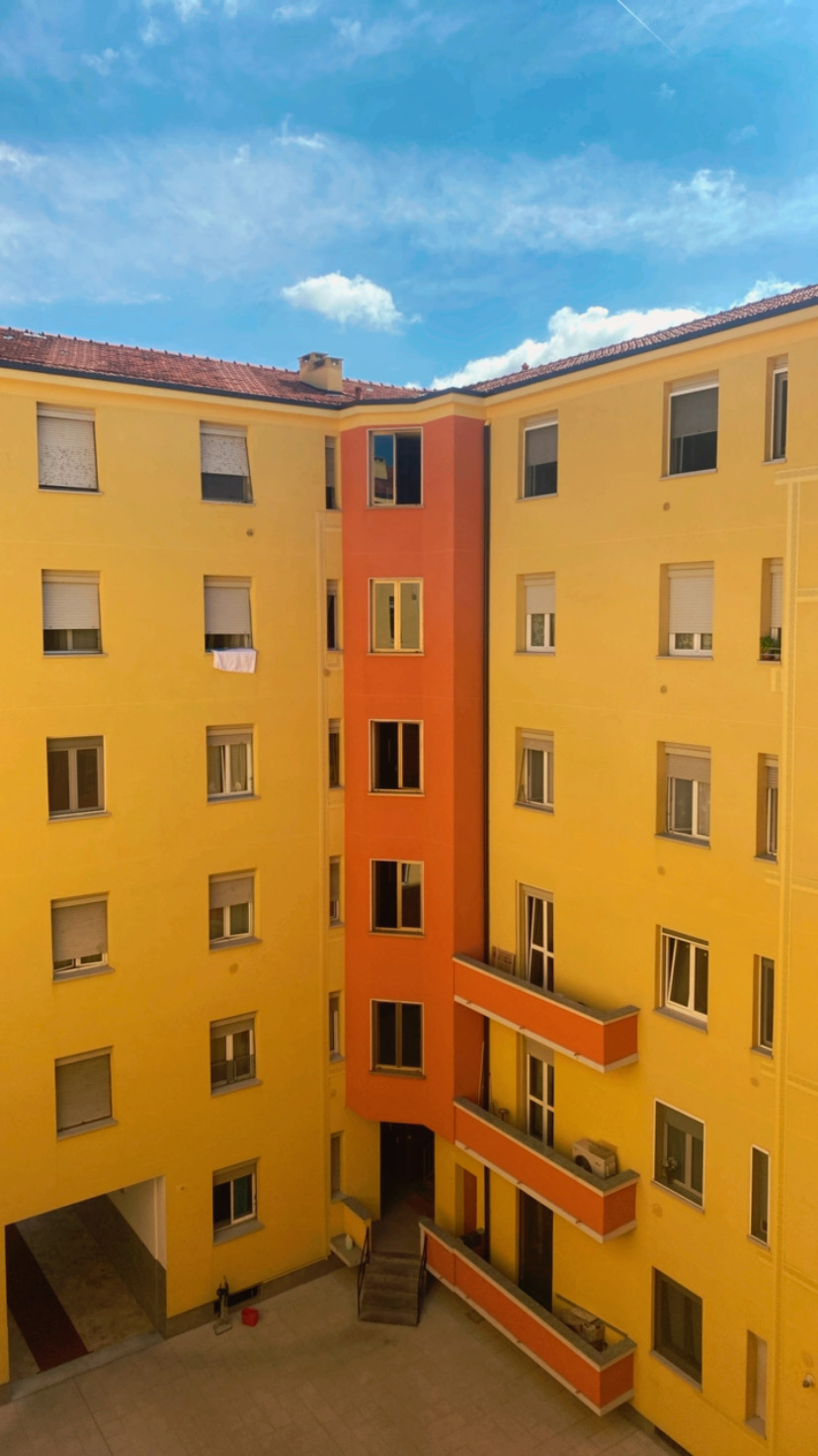 Esterno del condominio in cui si trova l’unità abitativa