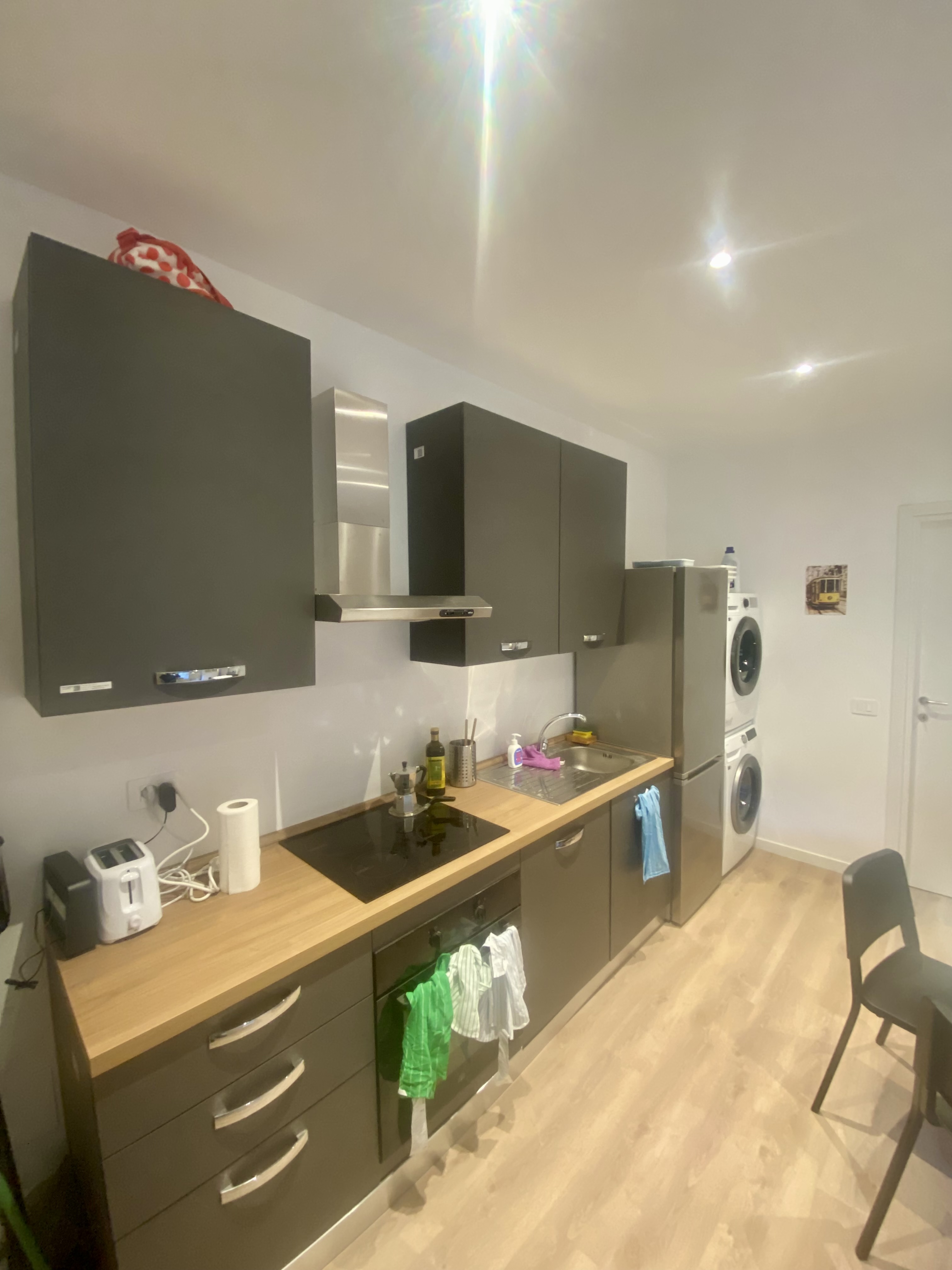 Cucina abitabile organizzata per un utilizzo pratico